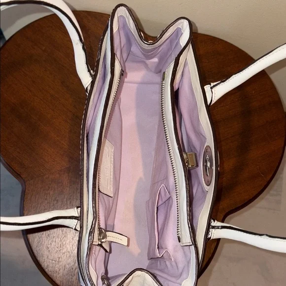 Coach F13675 Hampton Madeleine satchel/carryall smooth thick leather
White EUC - Picture 15 of 17